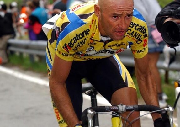 Ricordando Marco Pantani: vent’anni dalla scomparsa di una leggenda dello sport e dell’uomo di cuore