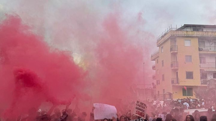 L’autunno caldo arriva tra i banchi: l’onda della protesta attraversa Napoli e il Vesuviano